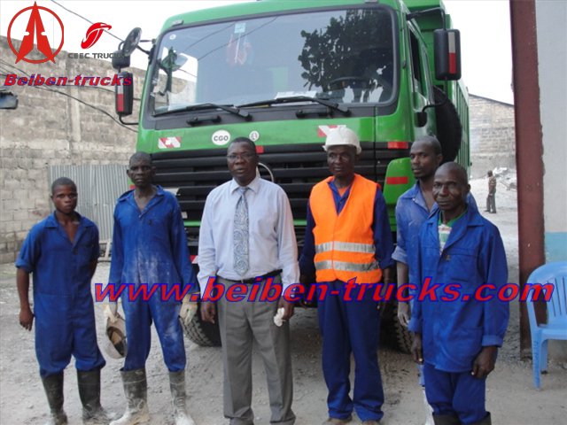 شاحنة قلابة بيبين 2529 في موقع عمل العملاء في الكونغو