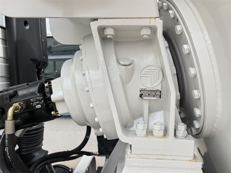 beiben concrete mixer truck