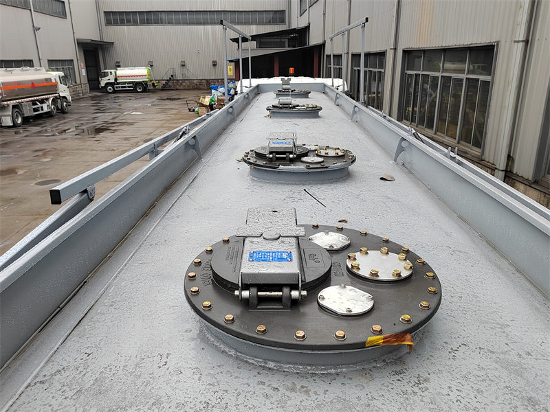 Beiben 28000 liters oil tanker truck