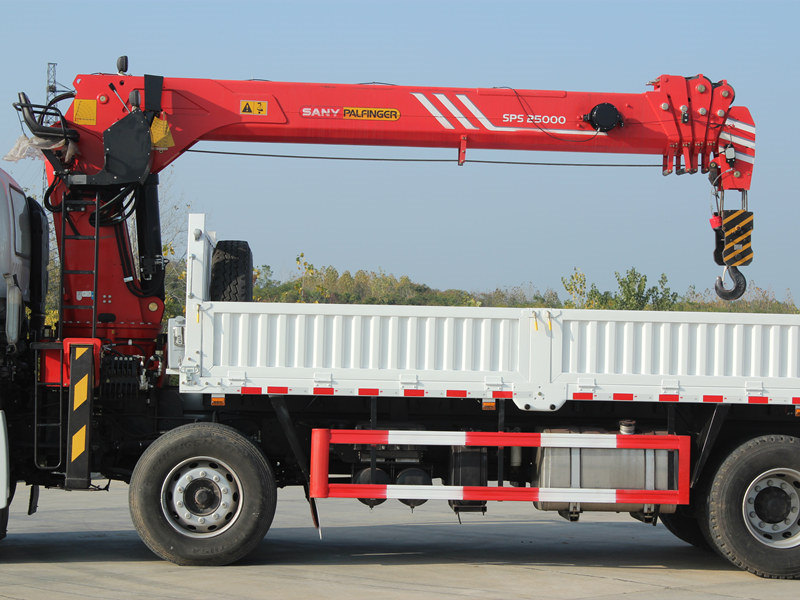 Beiben boom crane truck for sale