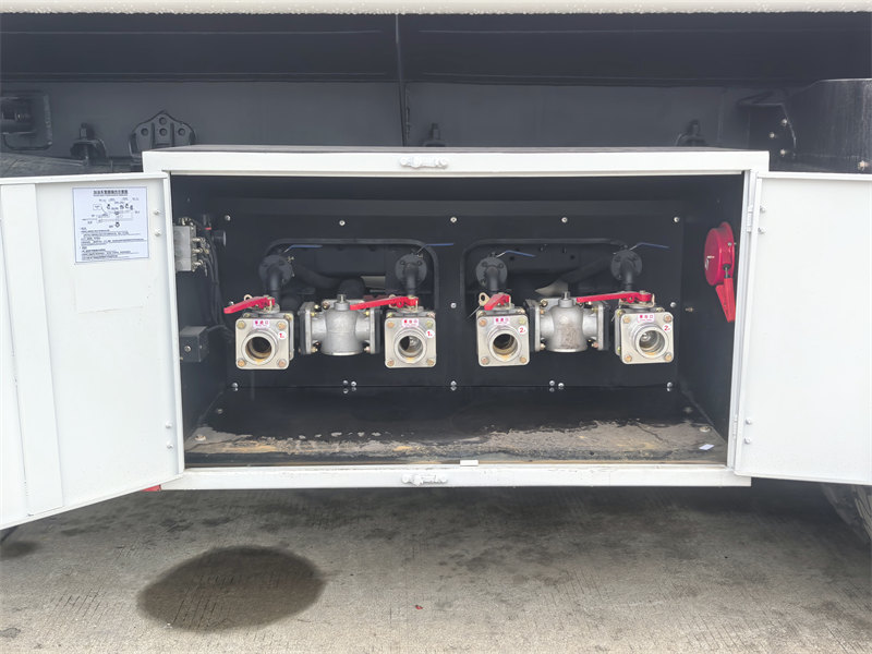 Beiben 6×4 mobile petrol bowser