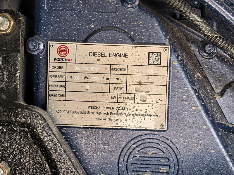 Beiben 6×6 truck mounted knuckle crane