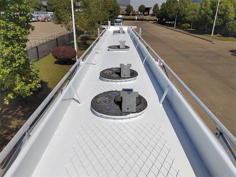 Tri-axle 50CBM oil tanker semi-trailer