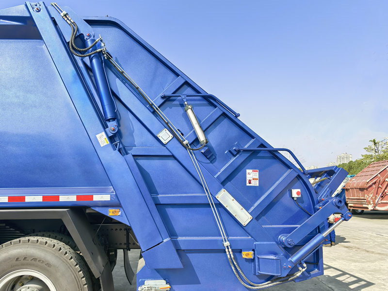 Beiben 6x4 waste compactor truck